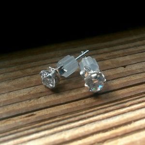 *NWOT* Silver Cubic Zirconia Diamond Earrings